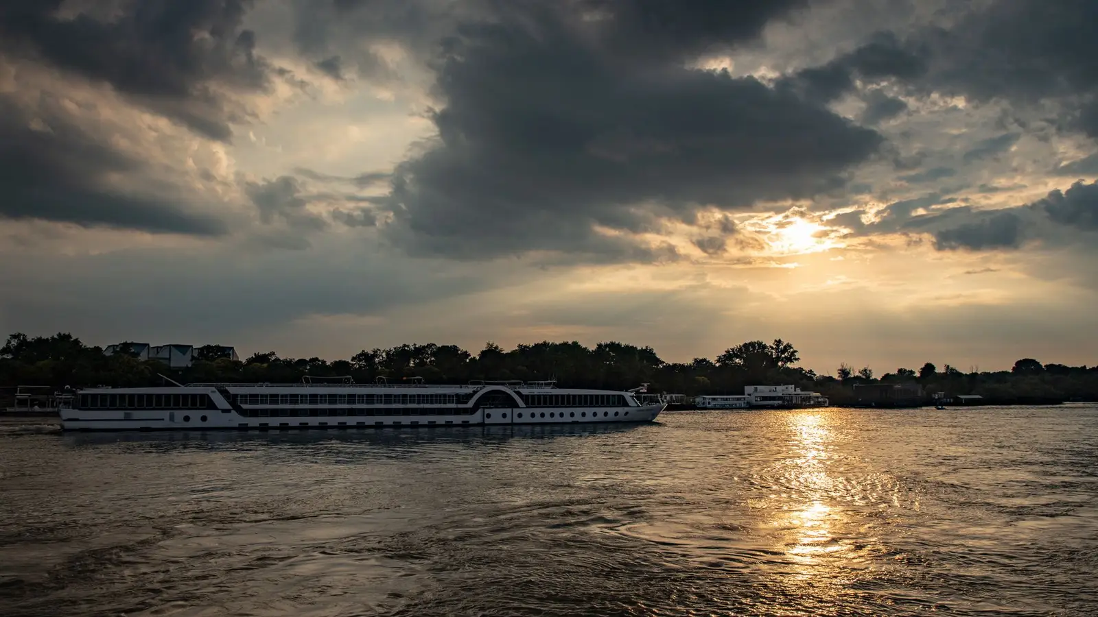 Goa Cruise Party — Mandovi River Cruises